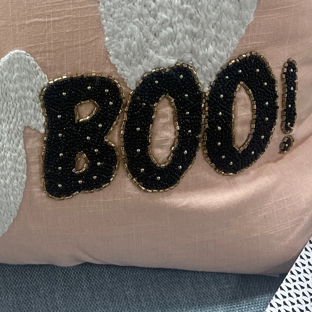 Pink Halloween Ghost Pillow with Beaded Boo 👻🩷🎃 NWT PINKOWEEN